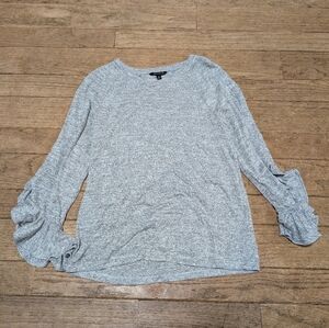Women's Banana Republic Heather Gray Ruffle Sleeve Sweater Size Medium